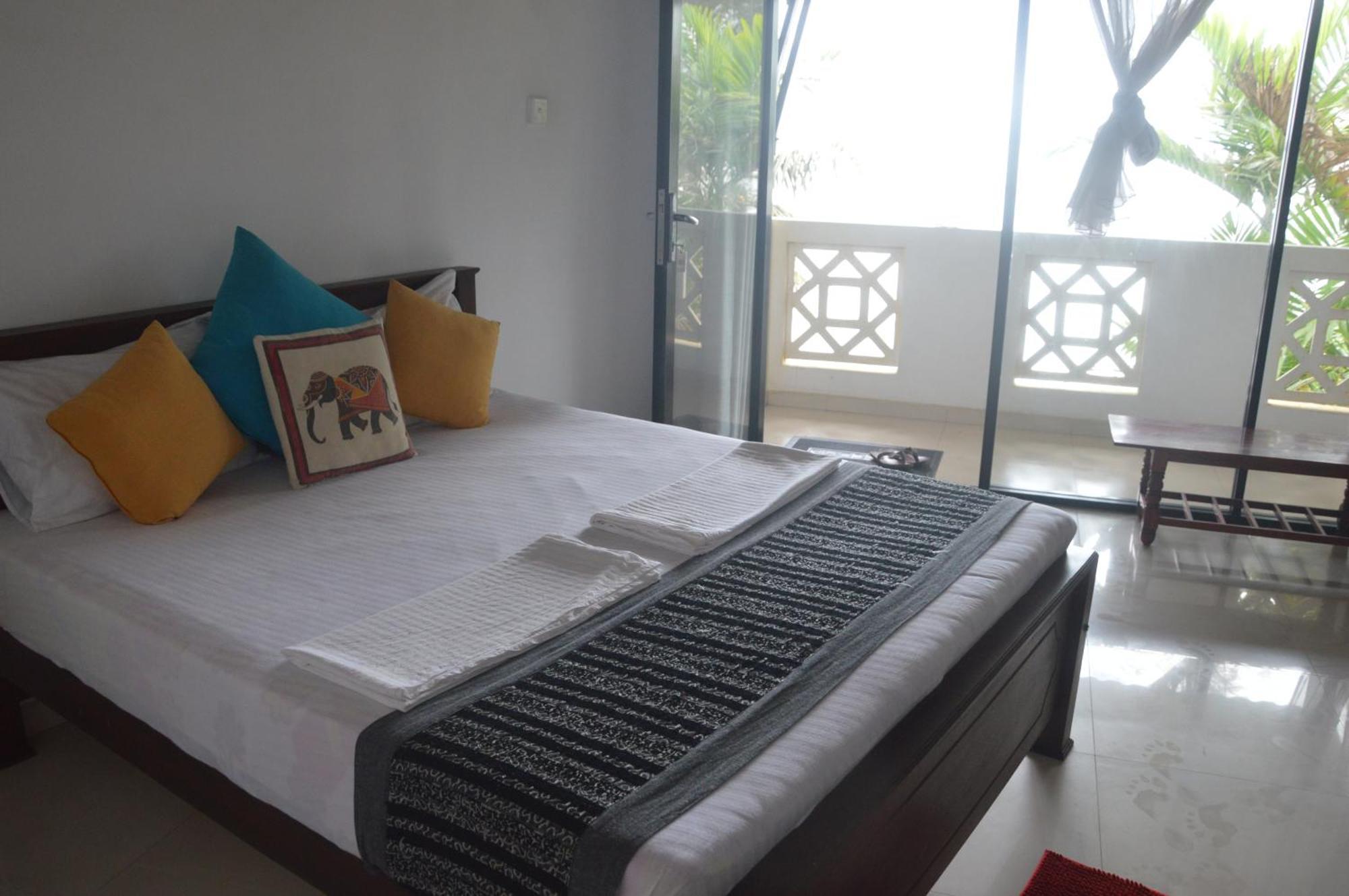 Weligama Bay View Hotel Exterior photo